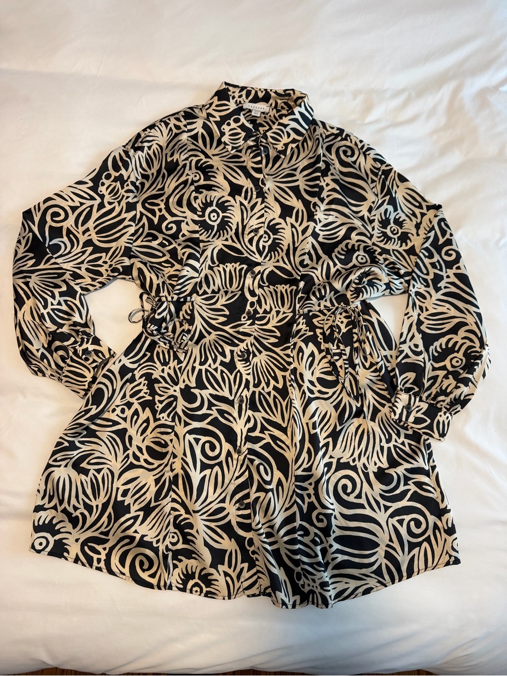 Topshop Black and Cream Floral-Print Flowy Mini Shirt Dress